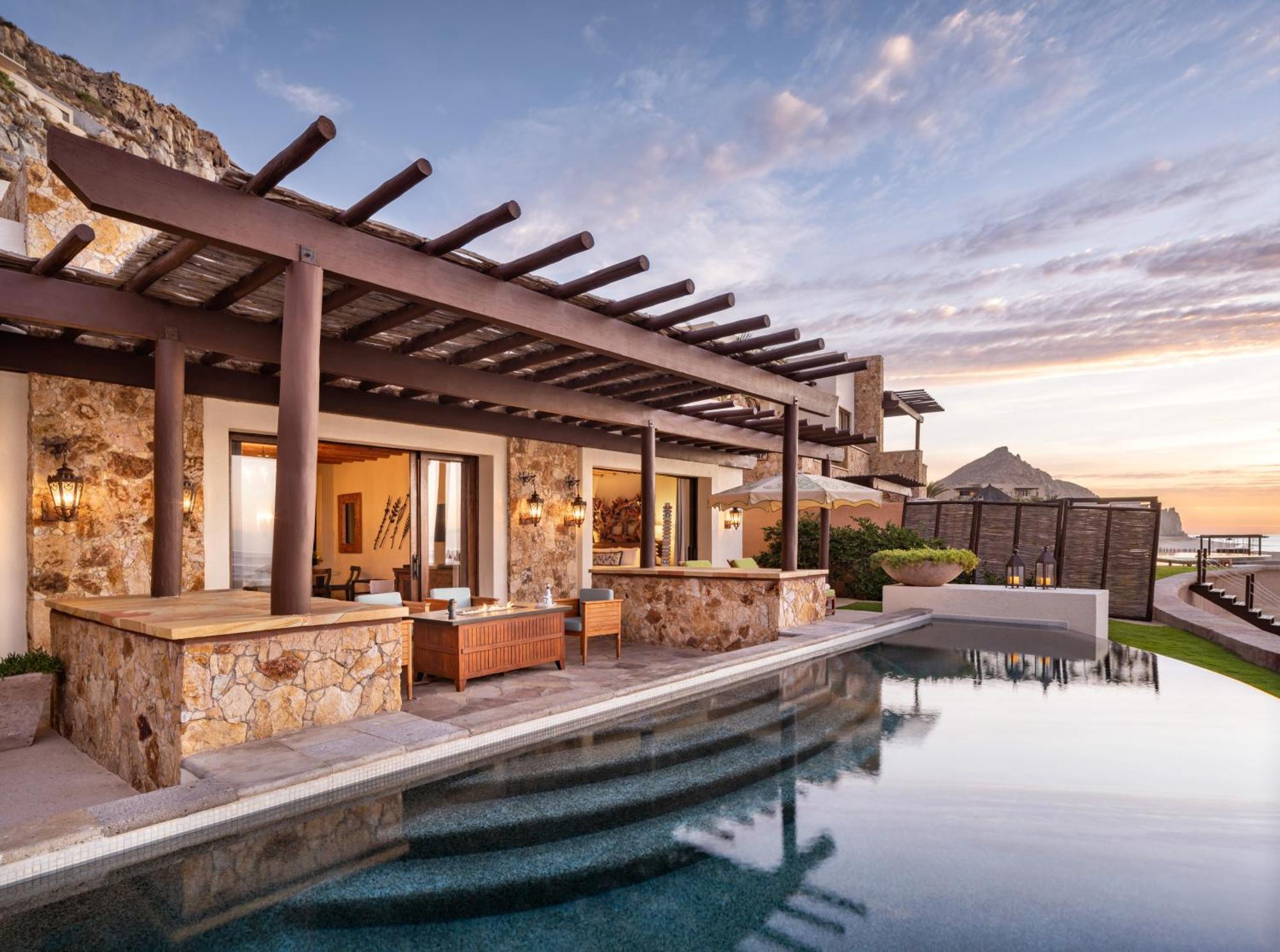 Two-Bedroom Pedregal Suite - Beachfront